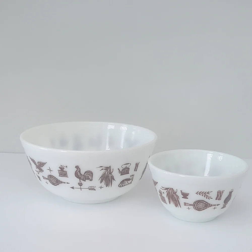 Vintage Pyrex Early American Mixing Bowl Set (2) 2.5 Qt #403 & 1.5 Pt #401 - Picture 2 of 13